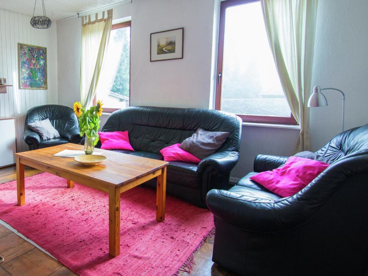Spacious Holiday Home In Hesse With Garden 발트에크 객실 사진